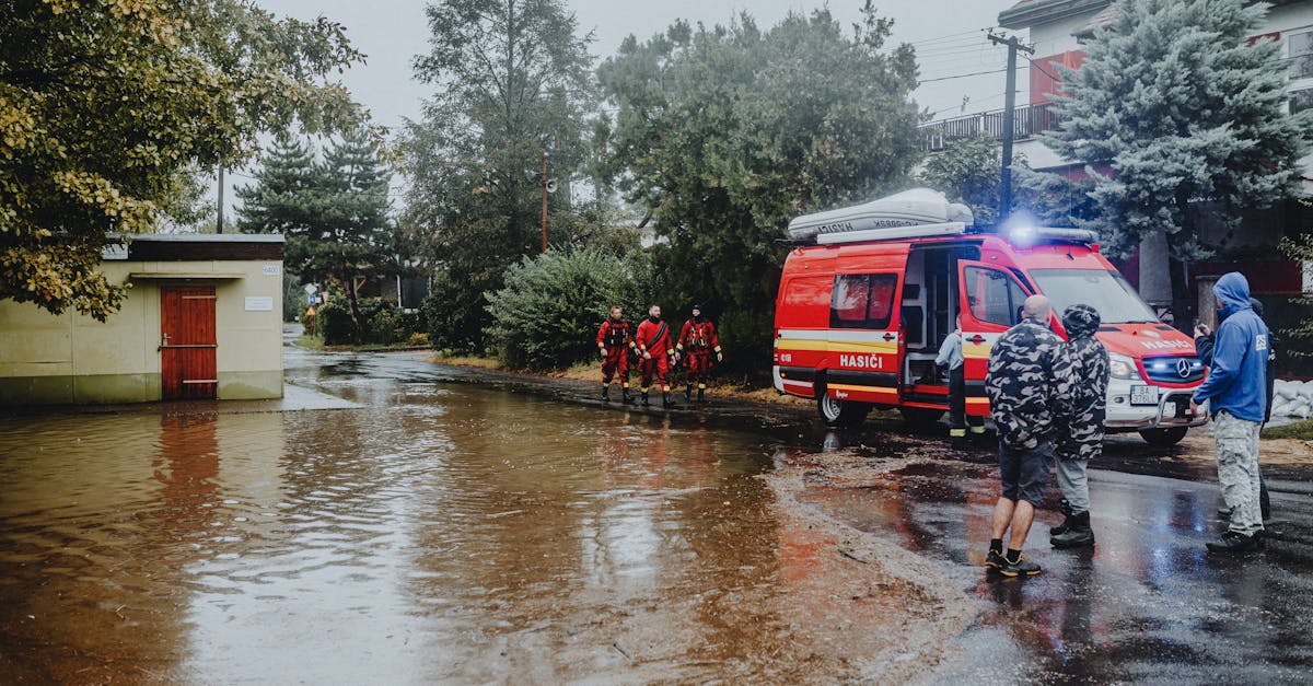 découvrez tout ce qu'il faut savoir sur les inondations : causes, impacts, prévention et conseils de sécurité pour protéger votre maison et votre famille.