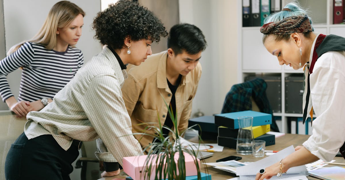 découvrez comment la collaboration favorise l'innovation et le succès grâce au travail en équipe et à la synergie entre les membres.