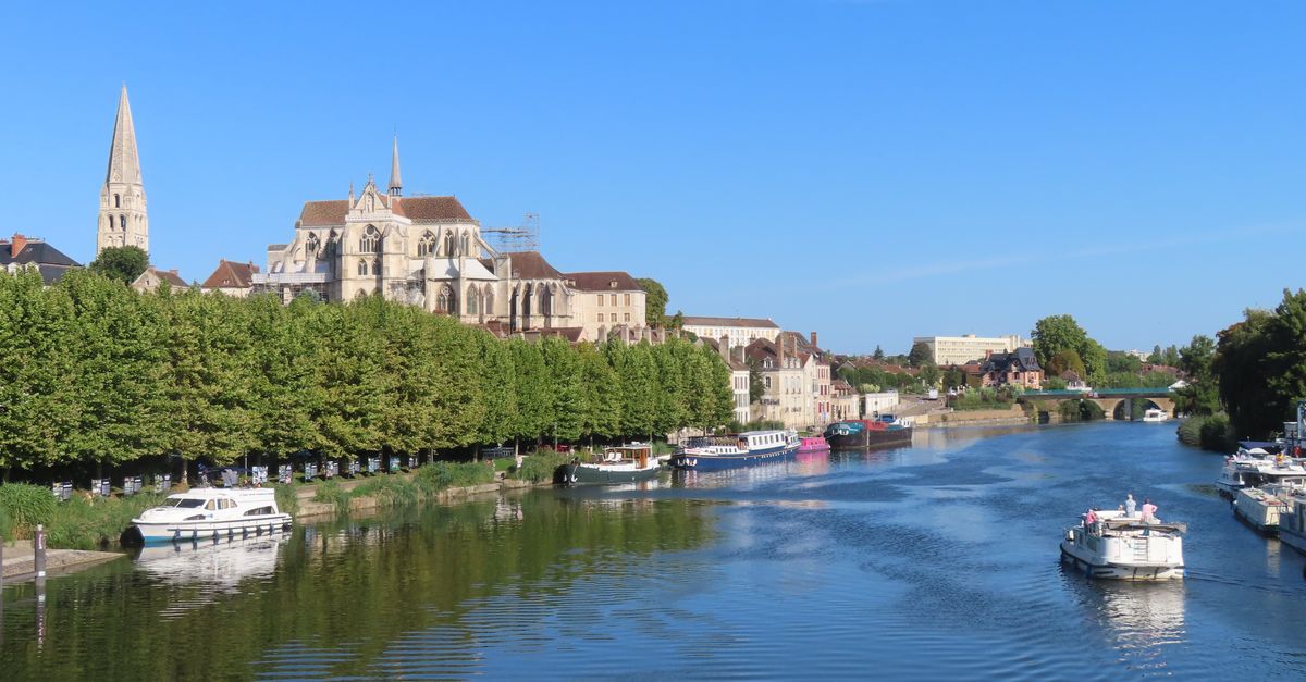 découvrez des vacances inoubliables en charente, entre paysages charmants, patrimoine riche et détente au cœur de la nature.