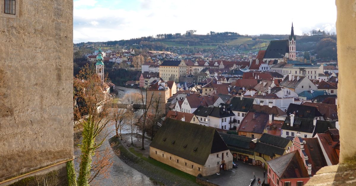 découvrez l'ambiance authentique d'une ville médiévale, où l'histoire et l'architecture ancestrale se rencontrent pour vous offrir un voyage dans le temps inoubliable.