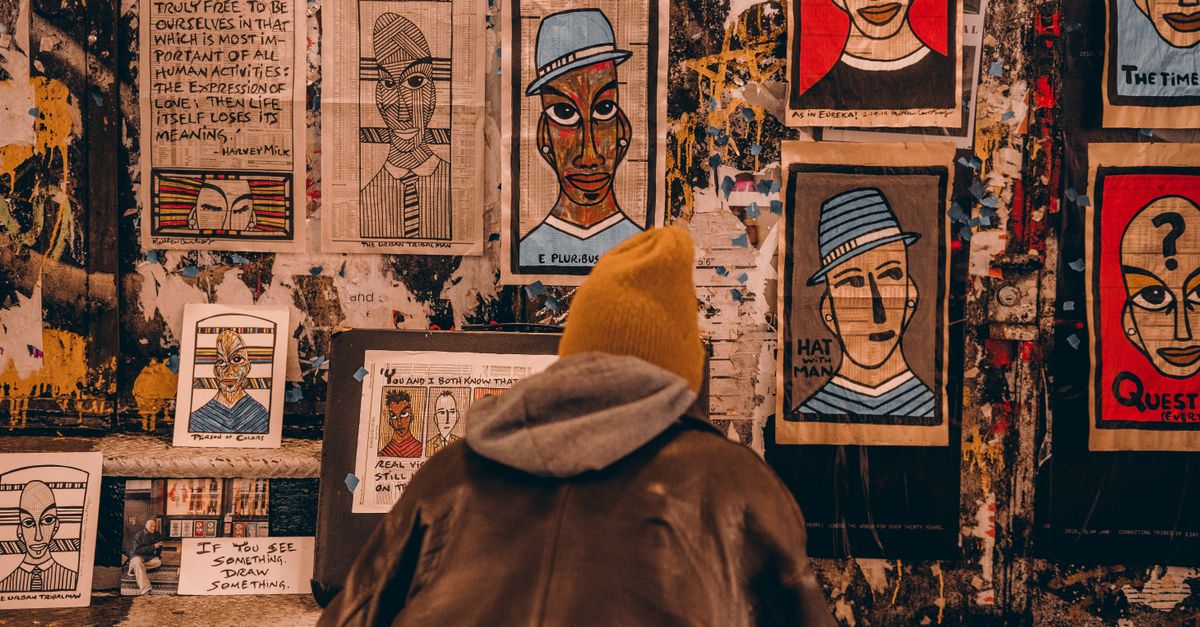 découvrez l'art outsider, un mouvement artistique unique créé par des artistes autodidactes en marge des courants traditionnels.