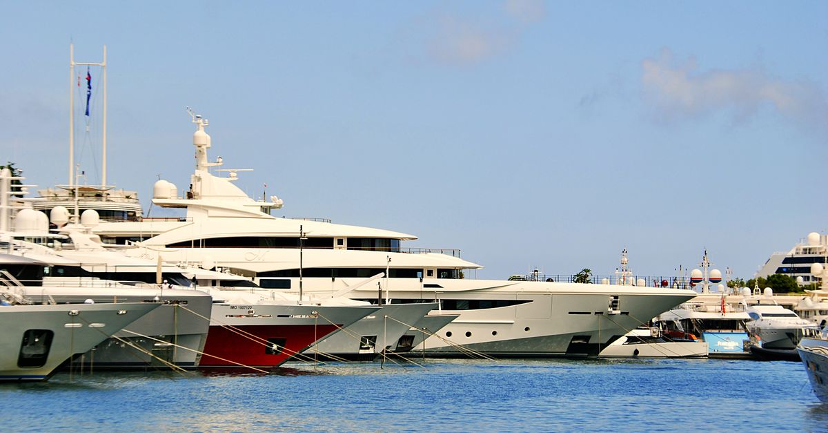 découvrez le monde du yachting : luxe, aventure et détente à bord des plus beaux yachts. conseils, destinations et équipements pour une expérience inoubliable en mer.